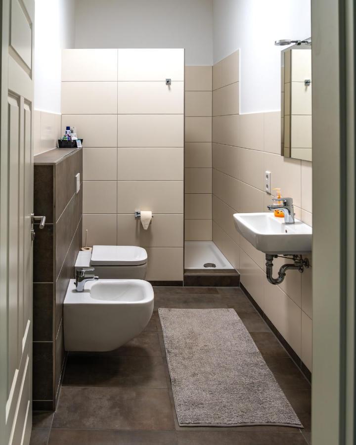 Modern 6 Bathroom Villa In The City Oldenbourg Extérieur photo