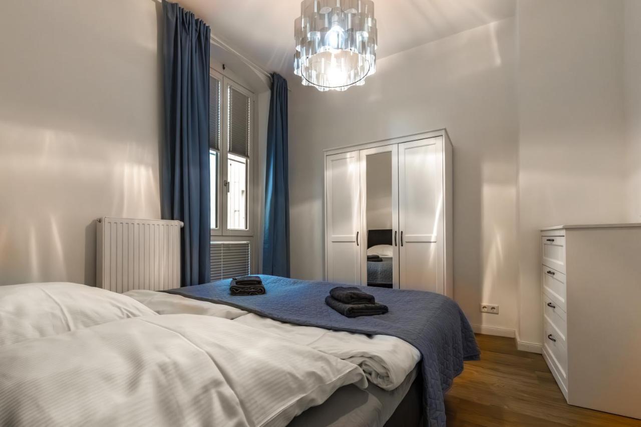 Modern 6 Bathroom Villa In The City Oldenbourg Extérieur photo